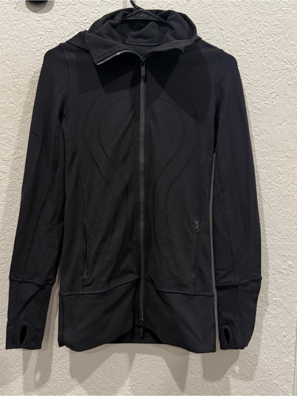 Lululemon jacket size 4